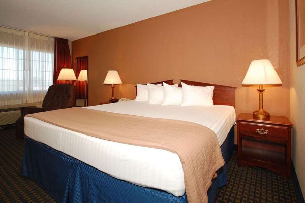 MAGNUSON HOTEL RED BARON (Garden City)